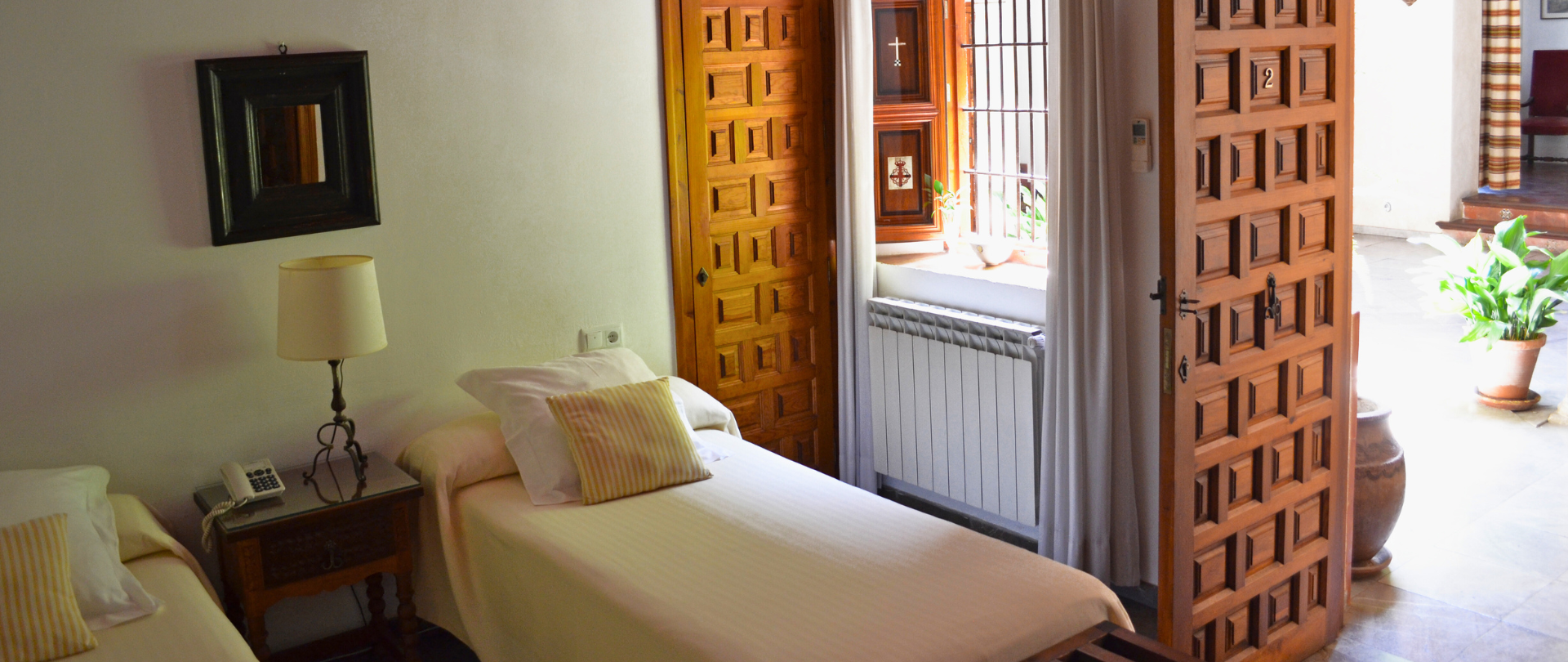 Hotel en albaicin encanto santa isabel real albayzin habitaciones basicas cab